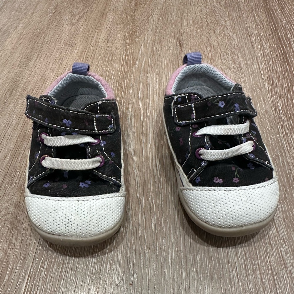 Size 6 see kai run Stevie minis